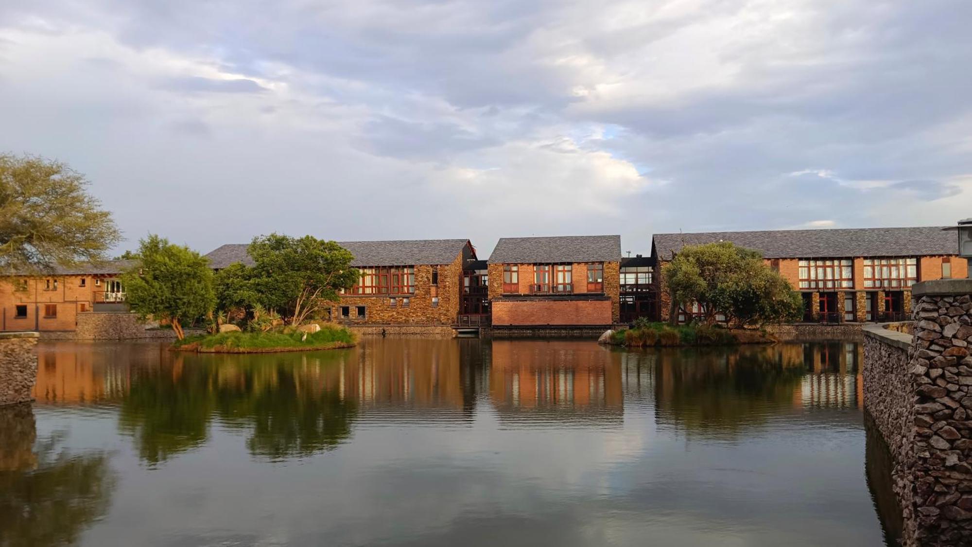 Riboville Boutique Hotel And Restaurant Midrand Exterior photo