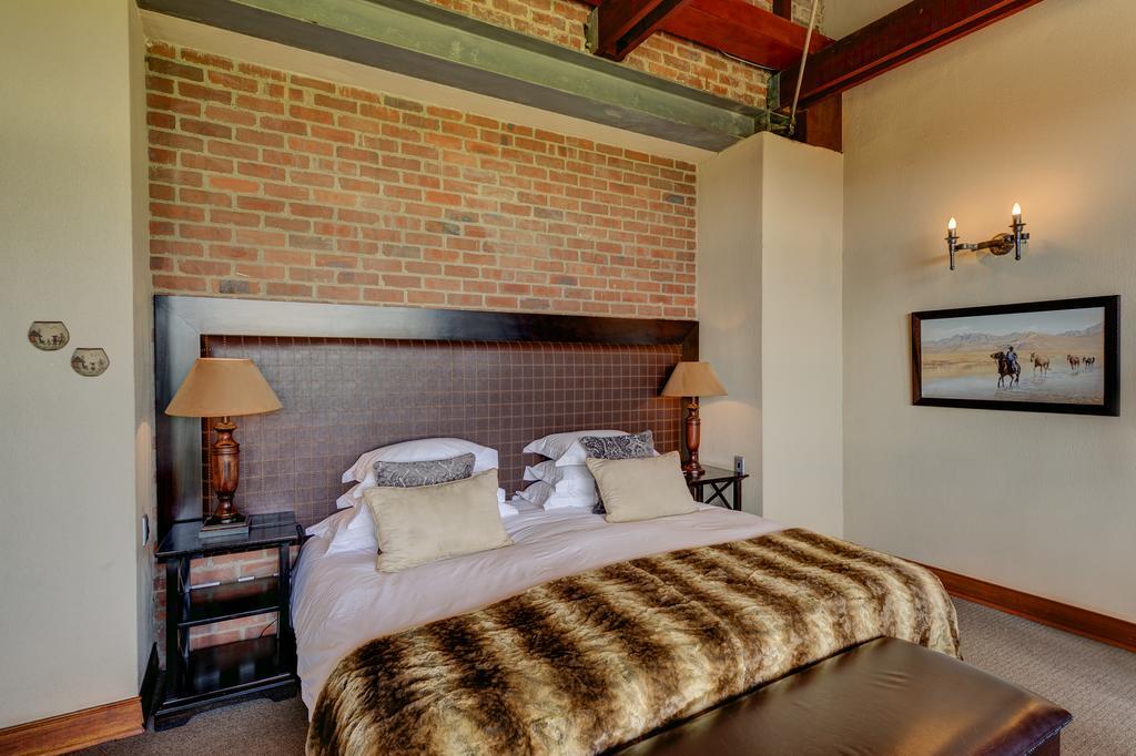 Riboville Boutique Hotel And Restaurant Midrand Exterior photo