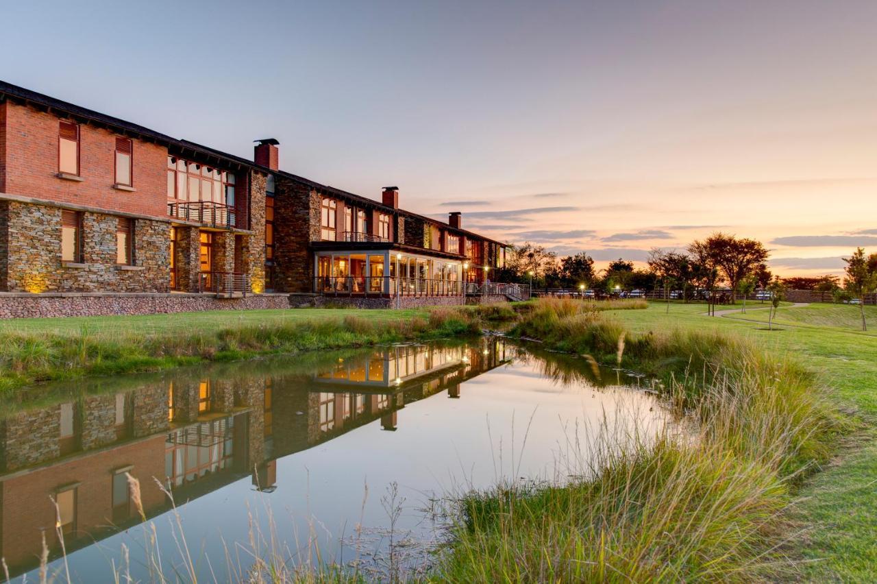 Riboville Boutique Hotel And Restaurant Midrand Exterior photo